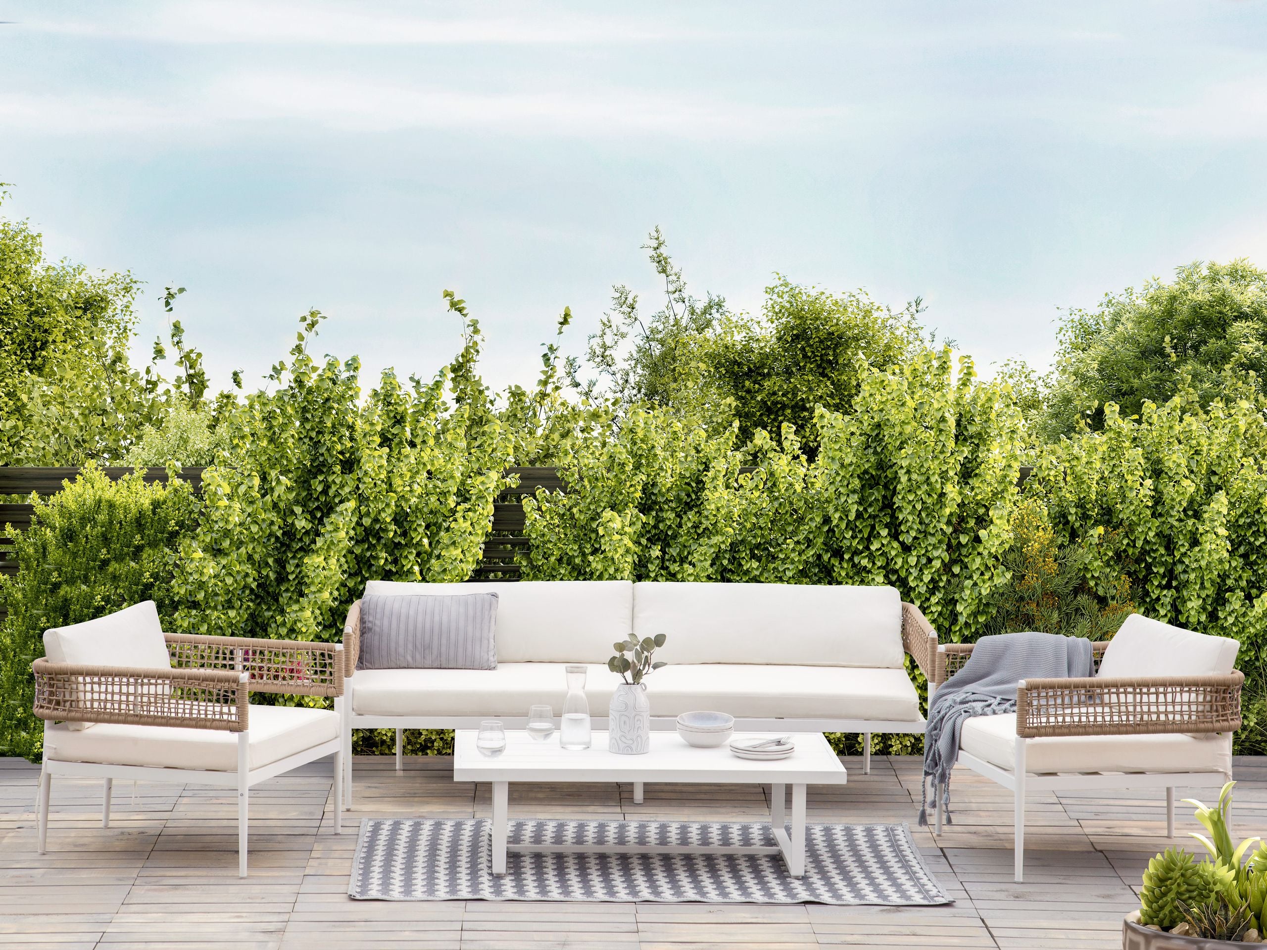 Conjunto de jardim com mesa 5 lugares serla metal branco