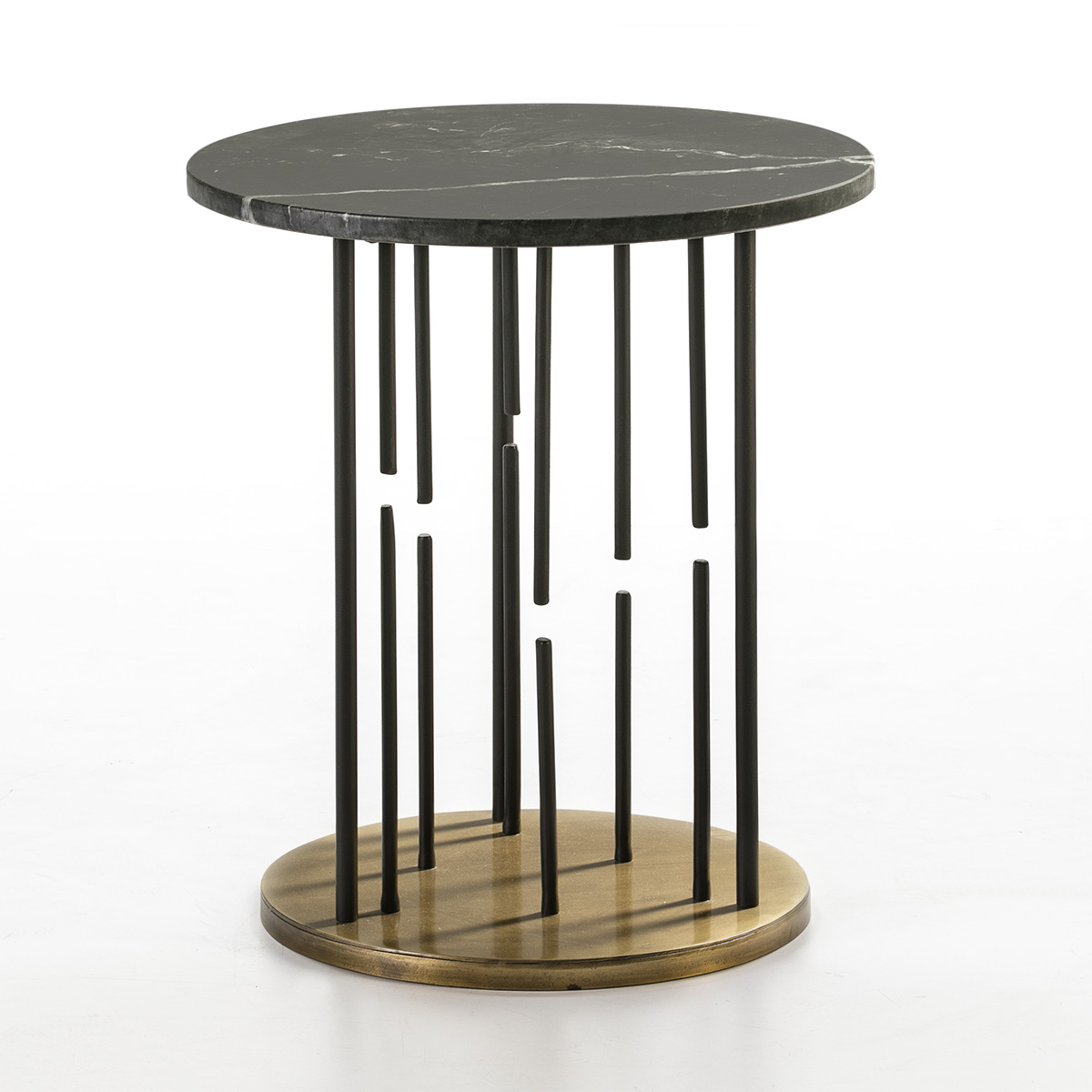 Mesa lateral 51x51x58 em mármore preto, metal dourado, preta