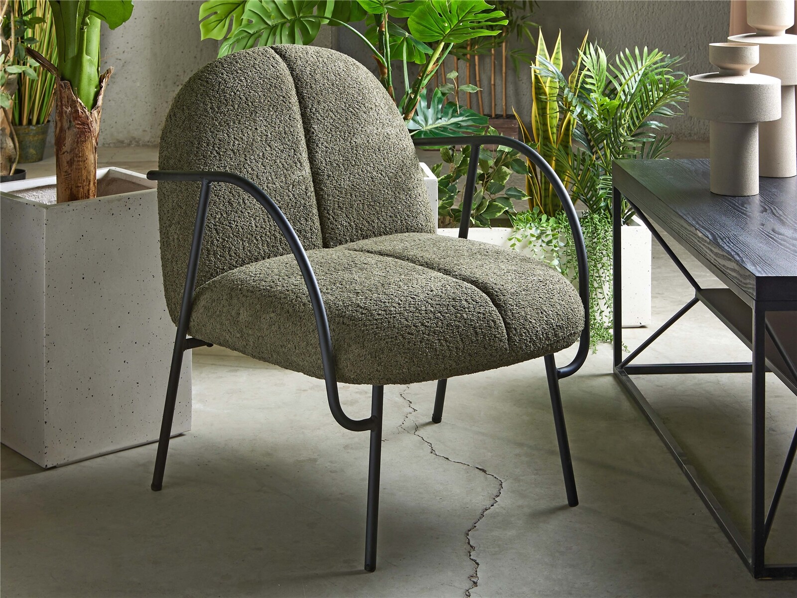 Poltrona badru, tecido atoalhado verde macio, 67x80x80 cm