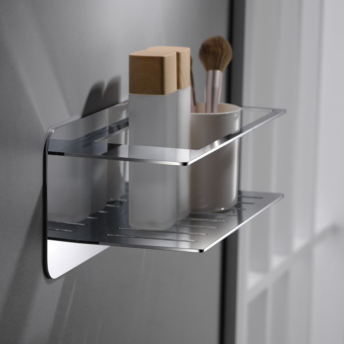 Portasapone cromado em aço inox e latão com acabamento frontal resistente