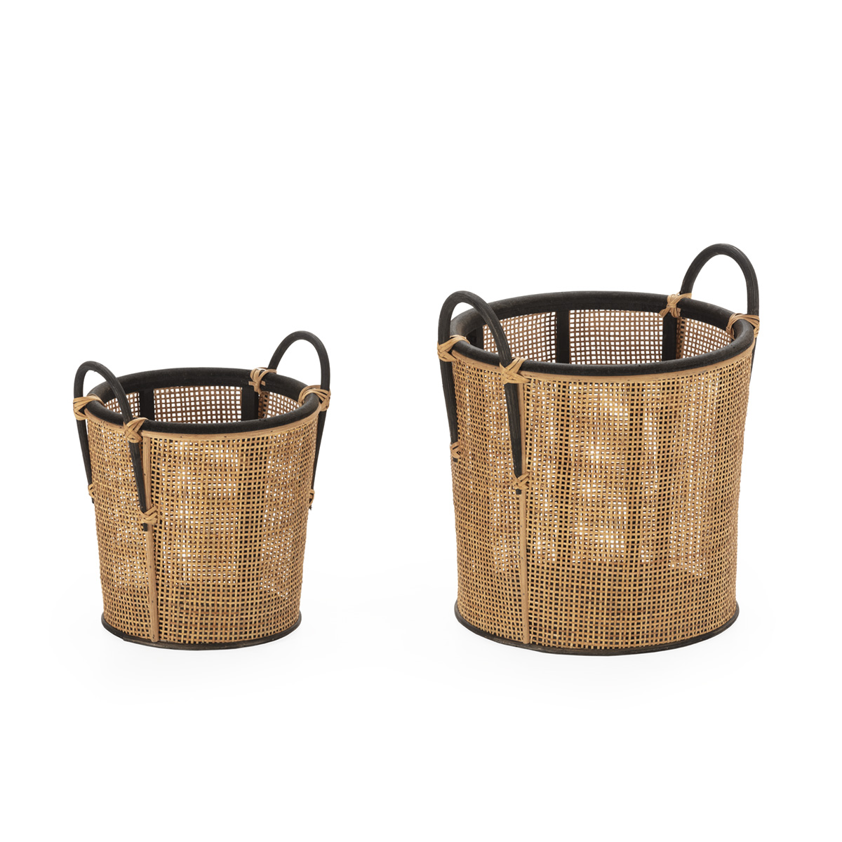 Conjunto de 2 cestos 34x32x36, 27x24x28 em madeira preta e rattan natural.