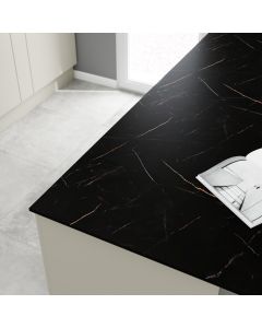 Bancada compacta com superfície hidrófuga dupla face efeito mármore negro e negro jupiter 300x60cm