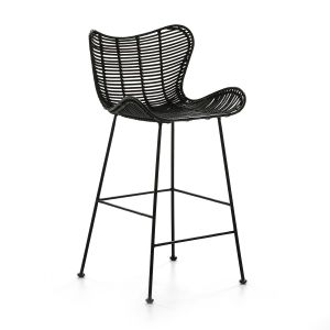 Banqueta 48x46x95 em metal preto e vime preto.
