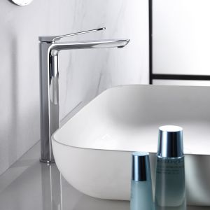Torneira alta para lavabo cromada em latão e zama com cartucho cerâmico
