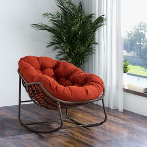 Cadeira de balanço em rattan sintético laranja com estrutura em aço