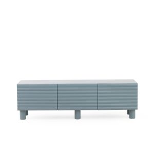 Móvel para tv em mdf azul-claro, com relevo ondulado nas porta, 180x43x55cm