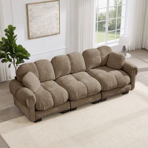 Sofá modular 3 lugares em chenille castanho com almofadas