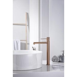 Torneira monocomando para lavabo alto em latão com acabamento em ouro rosa