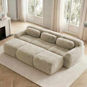 Sofá modular sem estrutura em pelúcia caqui claro 3 lugares com 3 pufes
