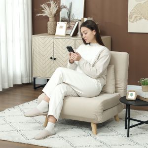 Poltrona cama dobrável em veludo bege com encosto ajustável