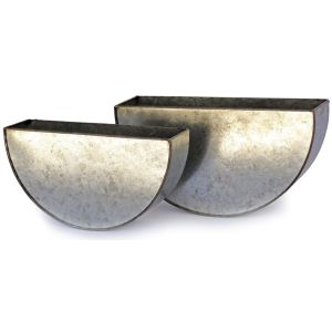 Conjunto de 2 floreiras semicirculares de zinco, 1/h 16cm, 2/h 18cm.