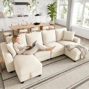 Sofá em u em chenille bege com duas chaise longues e arrumação