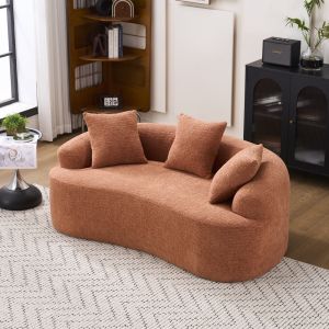 Sofá 2 lugares em chenille coral com almofadas e assento profundo