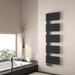 Emke toalheiro água quente 132x40cm, painel preto fosco, vertical