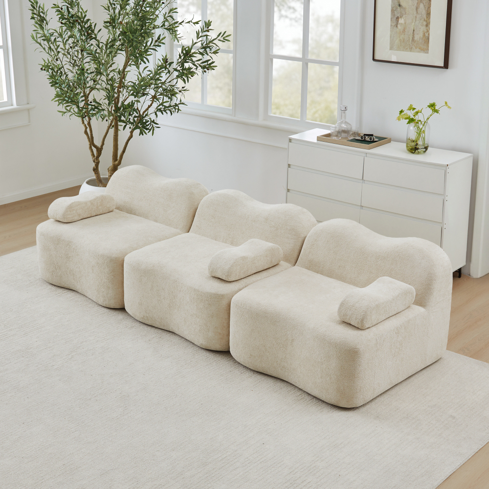Sofá modular 3 lugares em veludo bege com assento profundo